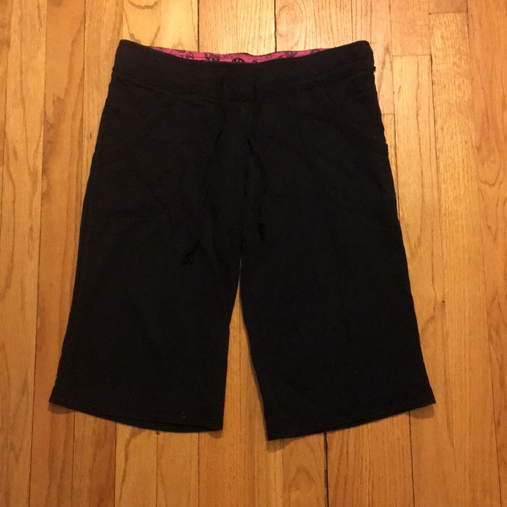 Black Capri Length Athleisure Pants